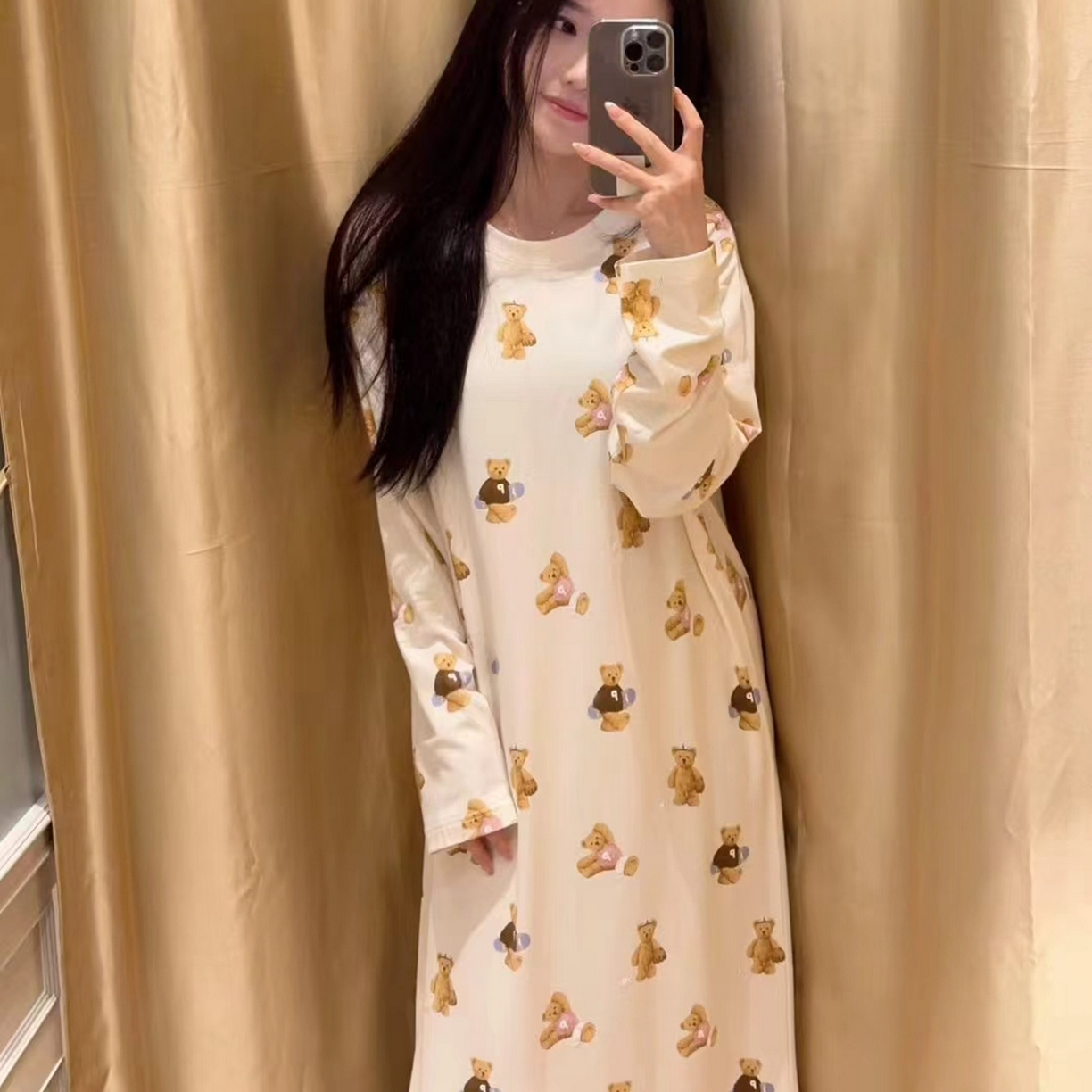 91家纺网 家纺一手货源 找家纺 妍景家居生活馆 2026新款满印运动小熊睡裙 白色