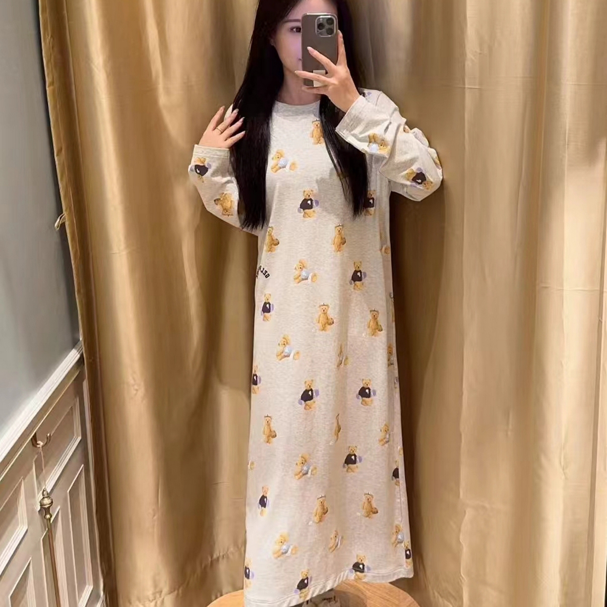 91家纺网 家纺一手货源 找家纺 妍景家居生活馆 2026新款满印运动小熊睡裙 白色