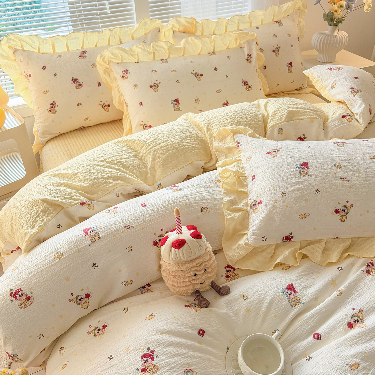 91家纺网 家纺一手货源 找家纺 民新家纺 2026新款泡芙双层纱床盖款四件套 星星人