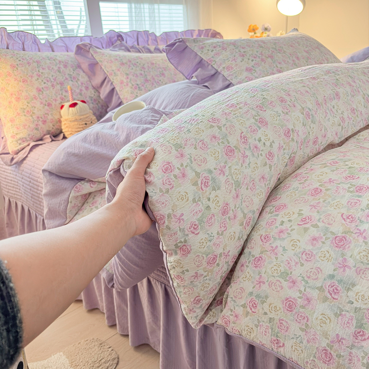 91家纺网 家纺一手货源 找家纺 民新家纺 2026新款泡芙双层纱床盖款四件套 水彩玫瑰