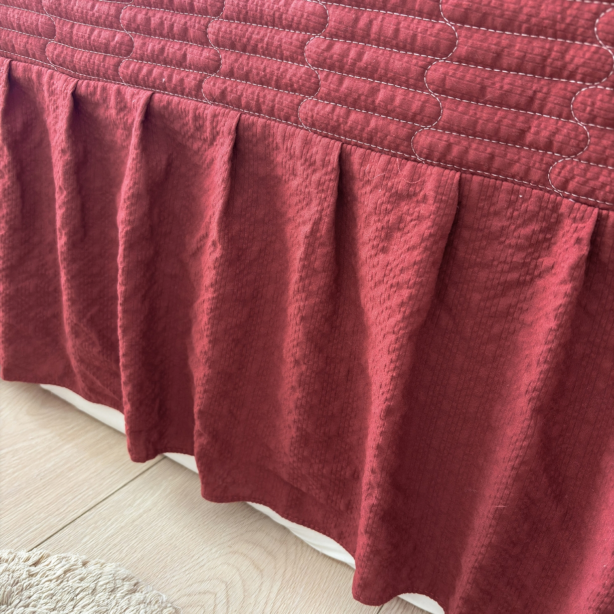 91家纺网 家纺一手货源 找家纺 民新家纺 2026新款泡芙双层纱床盖款四件套 爱心小马