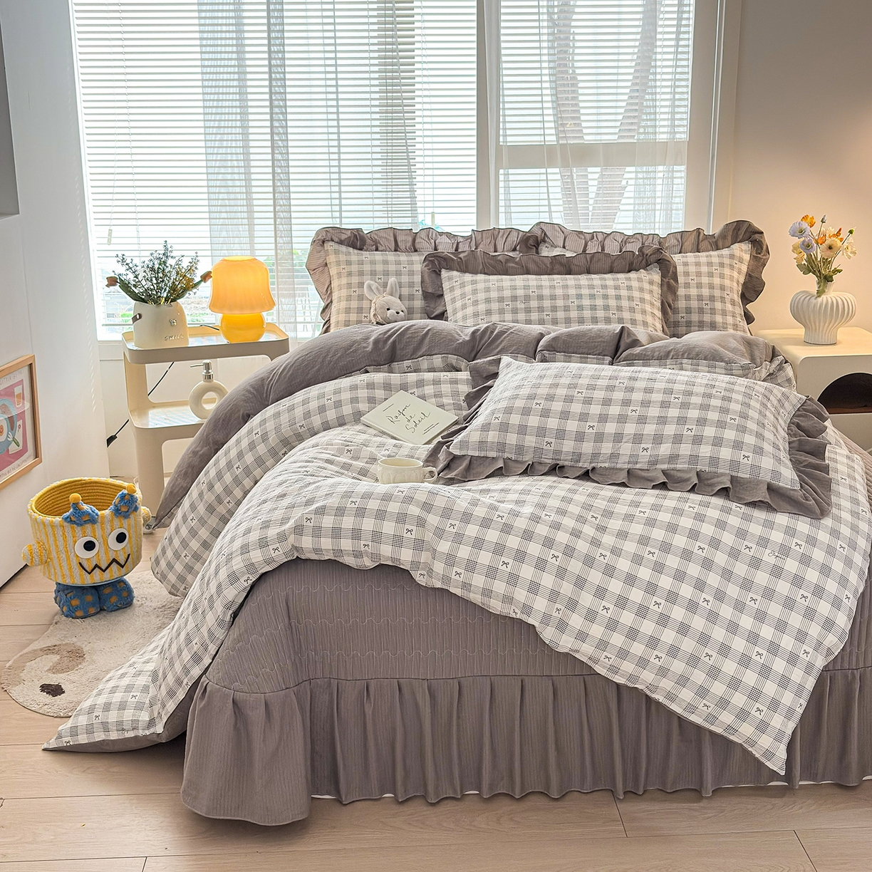 91家纺网 家纺一手货源 找家纺 民新家纺 2026新款泡芙双层纱床盖款四件套 蝴蝶结-灰