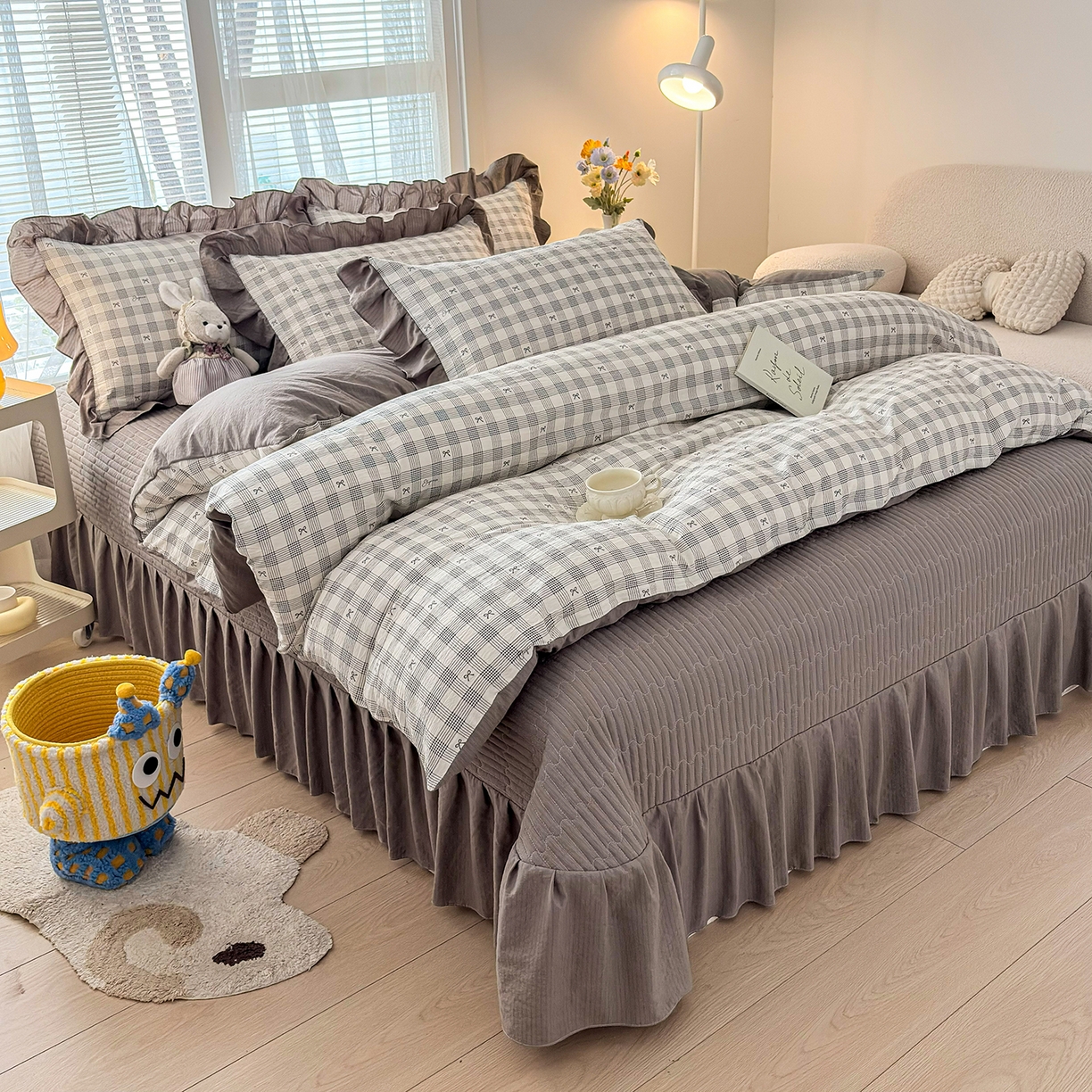 91家纺网 家纺一手货源 找家纺 民新家纺 2026新款泡芙双层纱床盖款四件套 蝴蝶结-灰