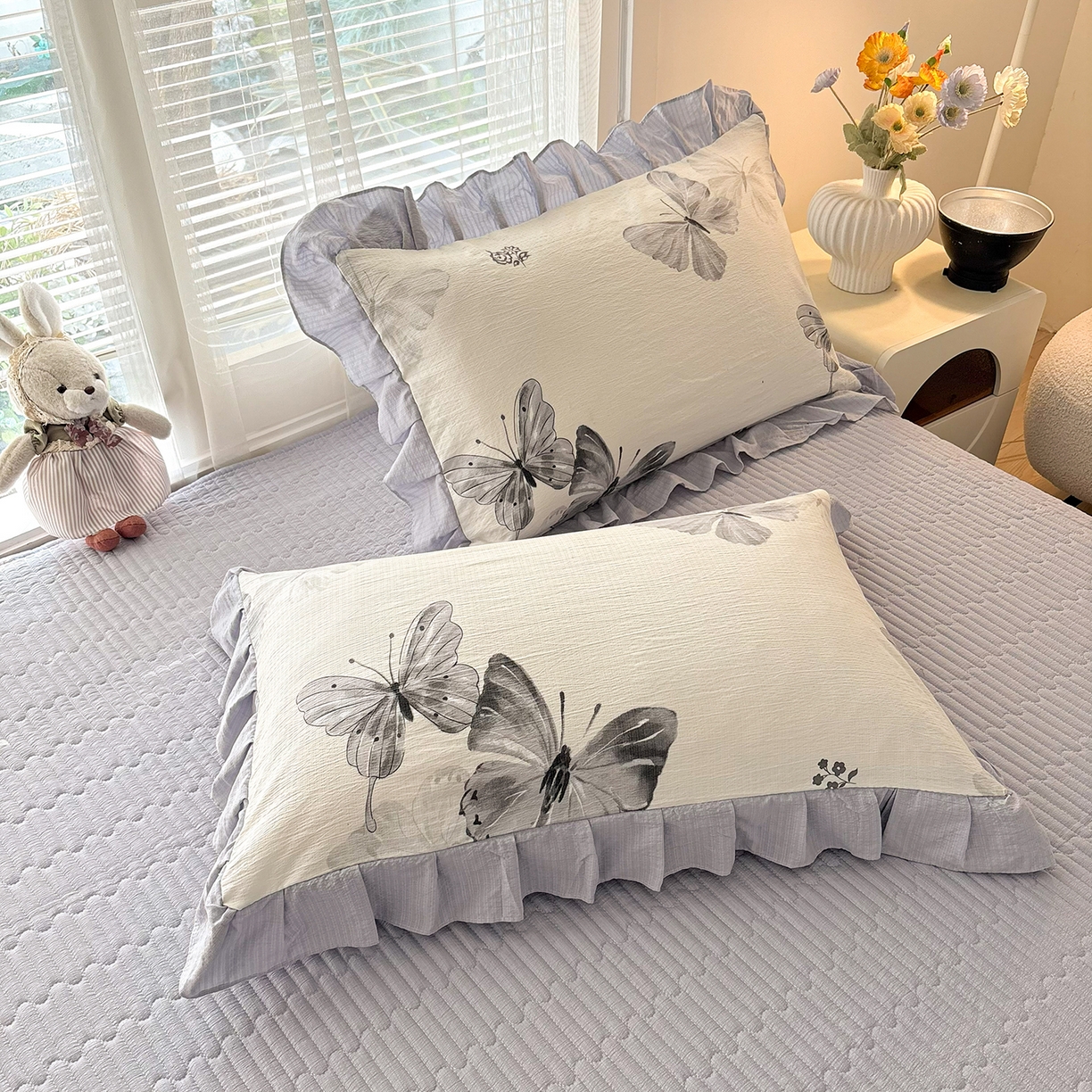 91家纺网 家纺一手货源 找家纺 民新家纺 2026新款泡芙双层纱床盖款四件套 蝴蝶飞舞