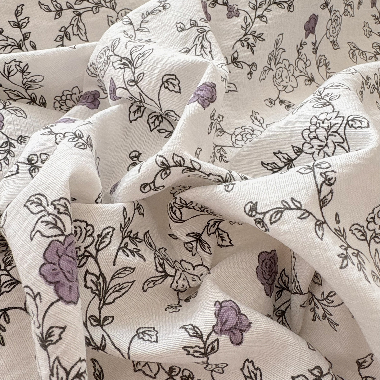 91家纺网 家纺一手货源 找家纺 民新家纺 2026新款泡芙双层纱床盖款四件套 晨雾花园