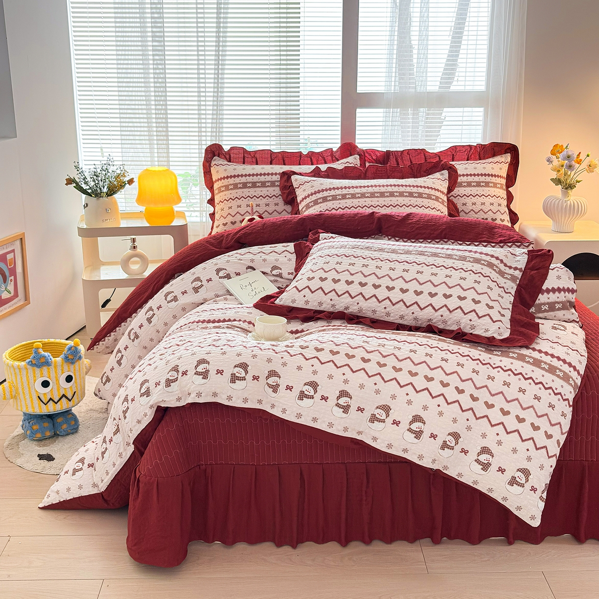 91家纺网 家纺一手货源 找家纺 民新家纺 2026新款泡芙双层纱床盖款四件套 小雪人-红