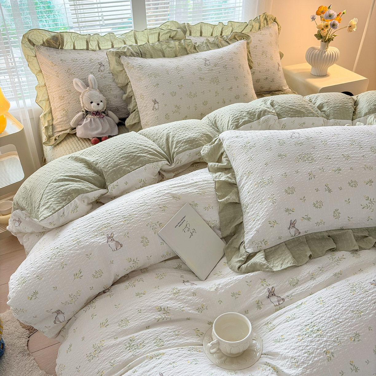 91家纺网 家纺一手货源 找家纺 民新家纺 2026新款泡芙双层纱床盖款四件套 乖乖兔