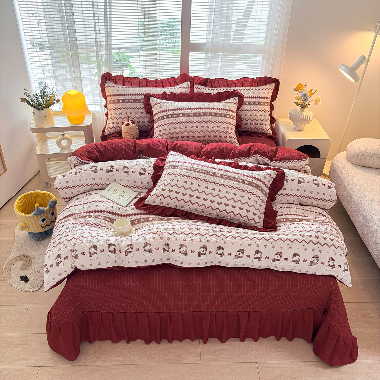 91家纺网 家纺一手货源 找家纺 民新家纺 2026新款泡芙双层纱床盖款四件套 小雪人-红