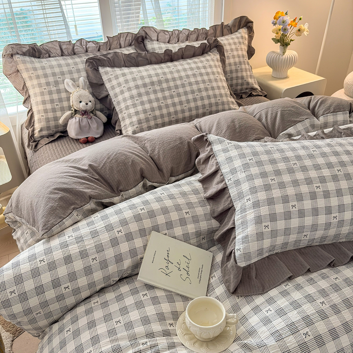 91家纺网 家纺一手货源 找家纺 民新家纺 2026新款泡芙双层纱床盖款四件套 蝴蝶结-灰