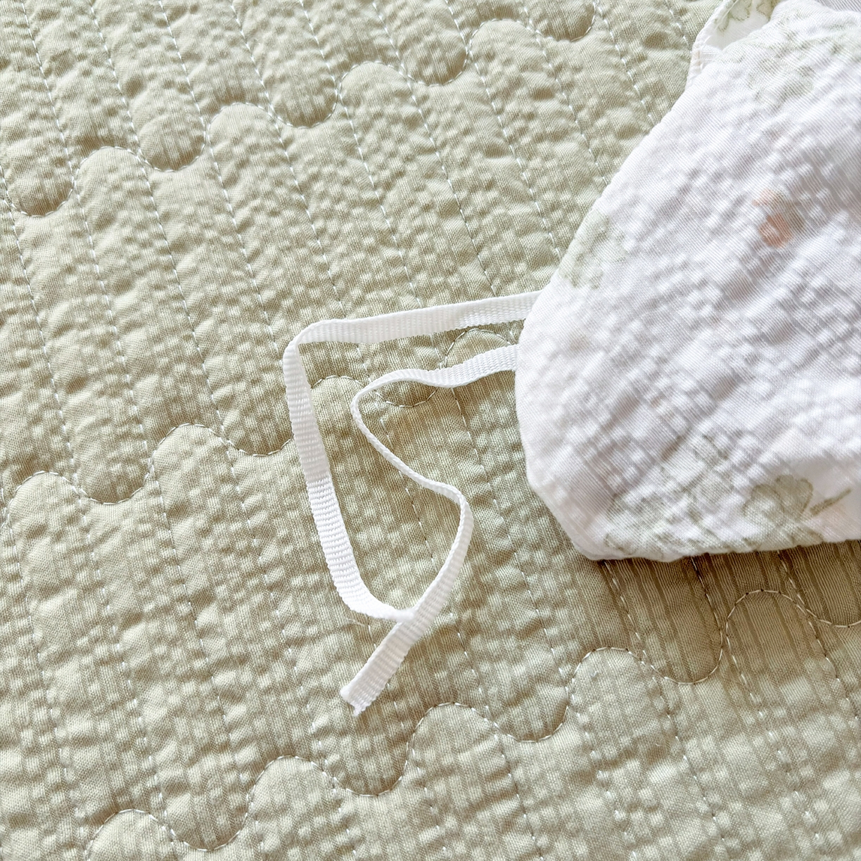 91家纺网 家纺一手货源 找家纺 民新家纺 2026新款泡芙双层纱床盖款四件套 幸运星