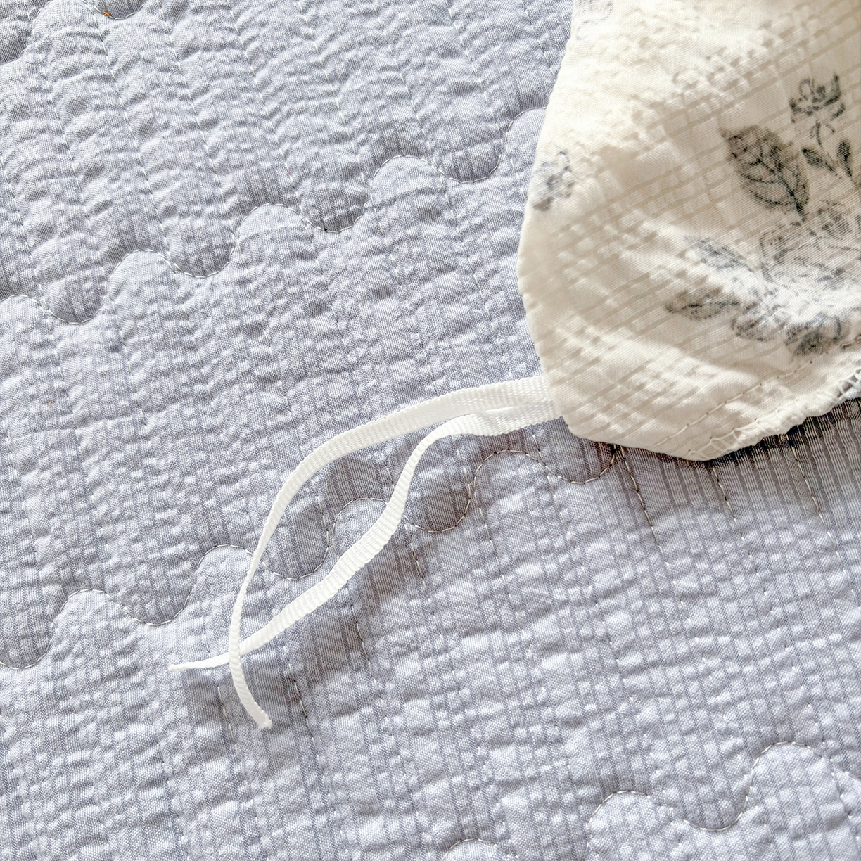 91家纺网 家纺一手货源 找家纺 民新家纺 2026新款泡芙双层纱床盖款四件套 仲夏之梦