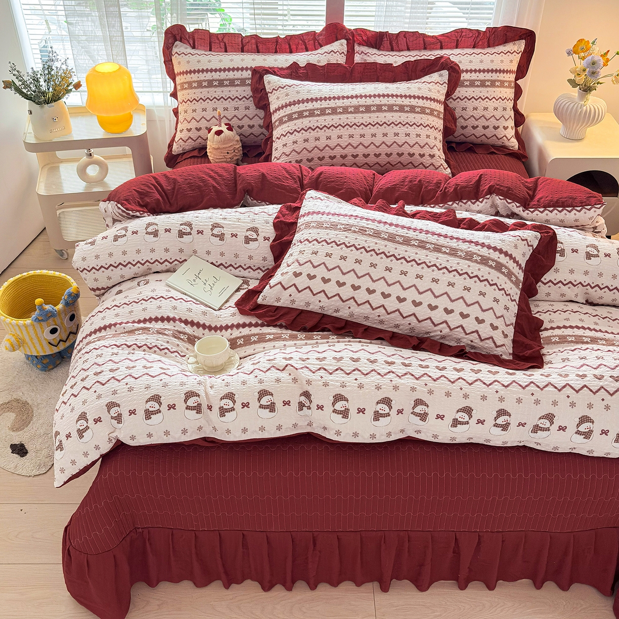 91家纺网 家纺一手货源 找家纺 民新家纺 2026新款泡芙双层纱床盖款四件套 小雪人-红