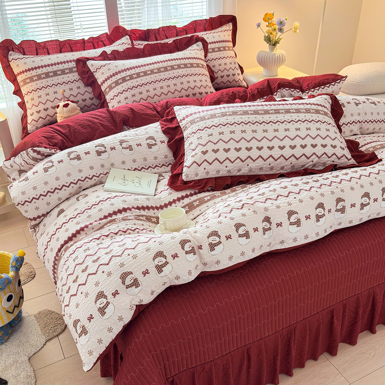 91家纺网 家纺一手货源 找家纺 民新家纺 2026新款泡芙双层纱床盖款四件套 小雪人-红
