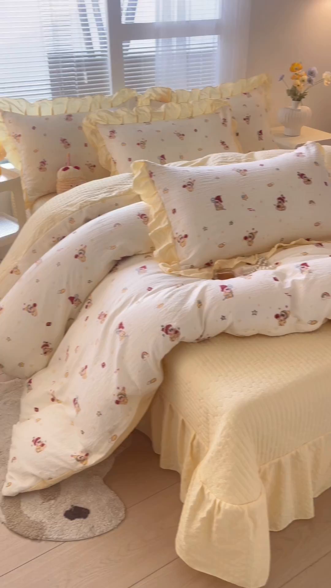 91家纺网 家纺一手货源 找家纺 民新家纺 2026新款泡芙双层纱床盖款四件套 星星人