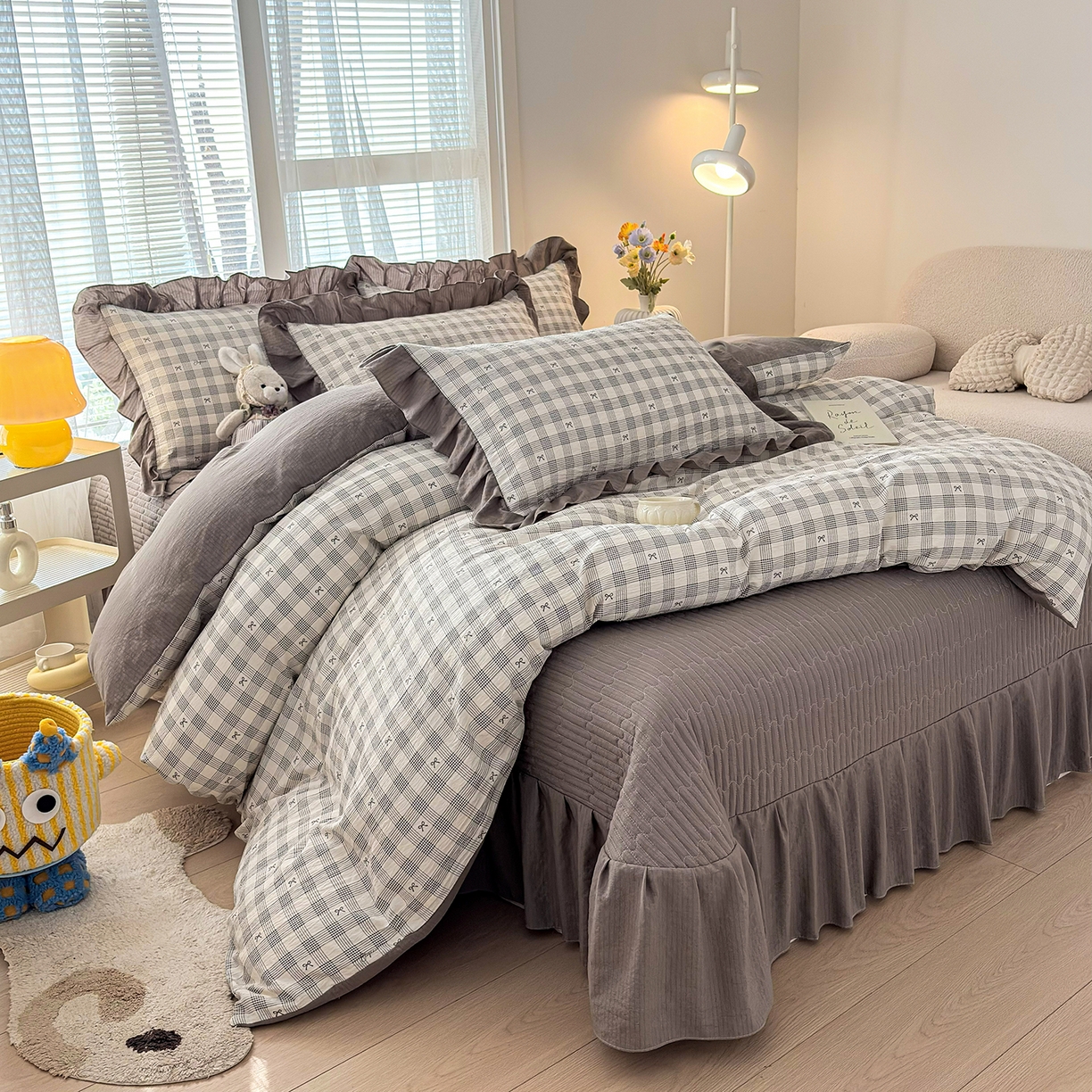 91家纺网 家纺一手货源 找家纺 民新家纺 2026新款泡芙双层纱床盖款四件套 蝴蝶结-灰