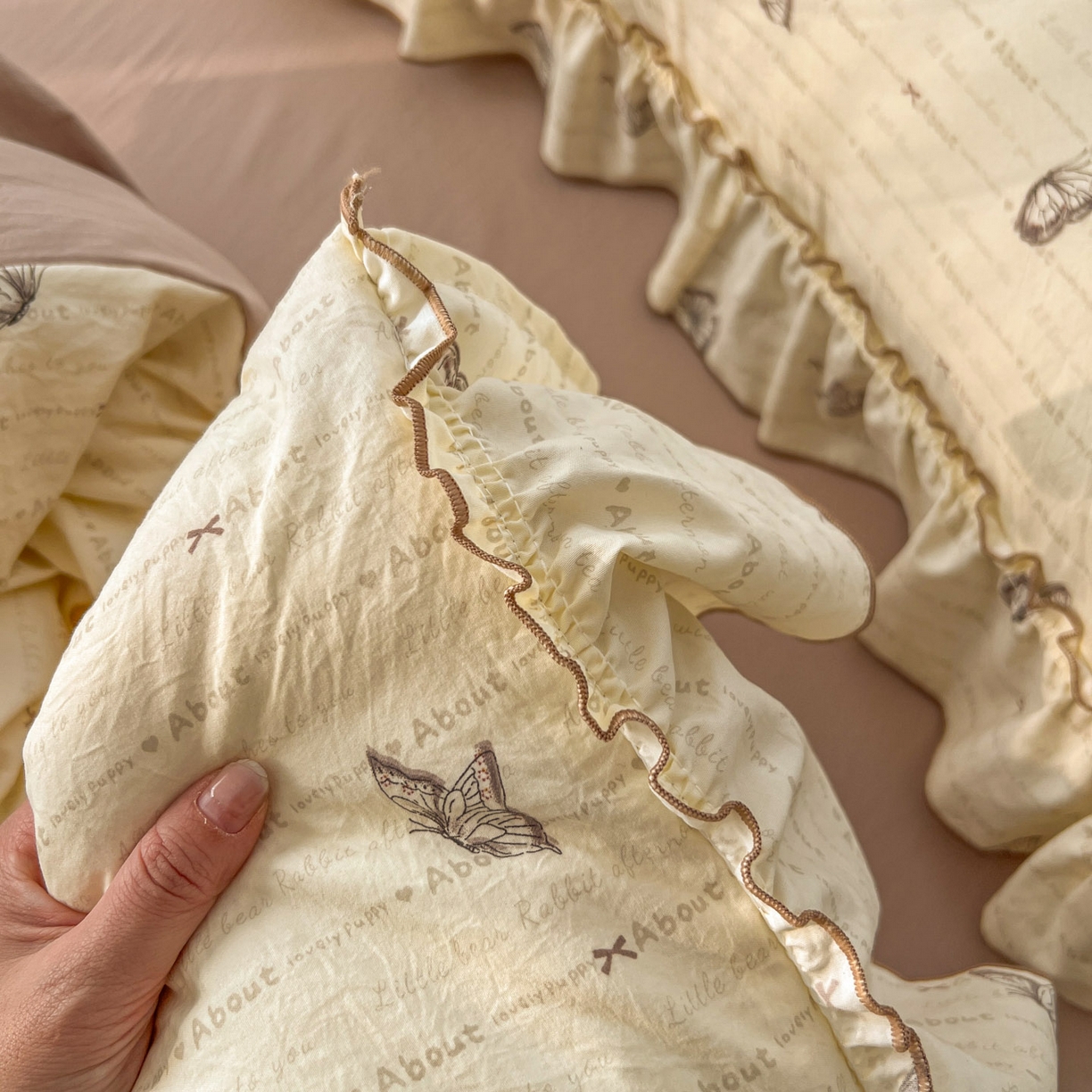 91家纺网 家纺一手货源 找家纺 睡美美家纺 2026新款水洗云朵棉亲肤花边款四件套 蝴蝶