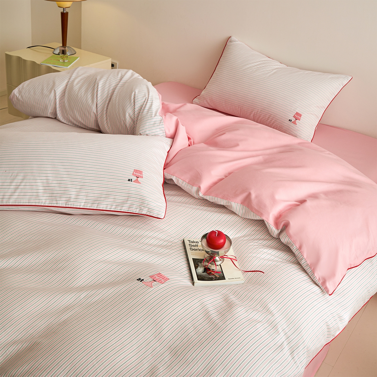 91家纺网 家纺一手货源 找家纺 （总）蓝邻家纺 2026新款全棉纯棉40s“at hone”绣花四件套系列