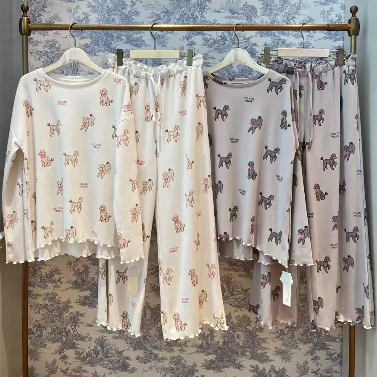 91家纺网 家纺一手货源 找家纺 （总）妍景家居生活馆 2026新款混纺-满印贵宾犬套装