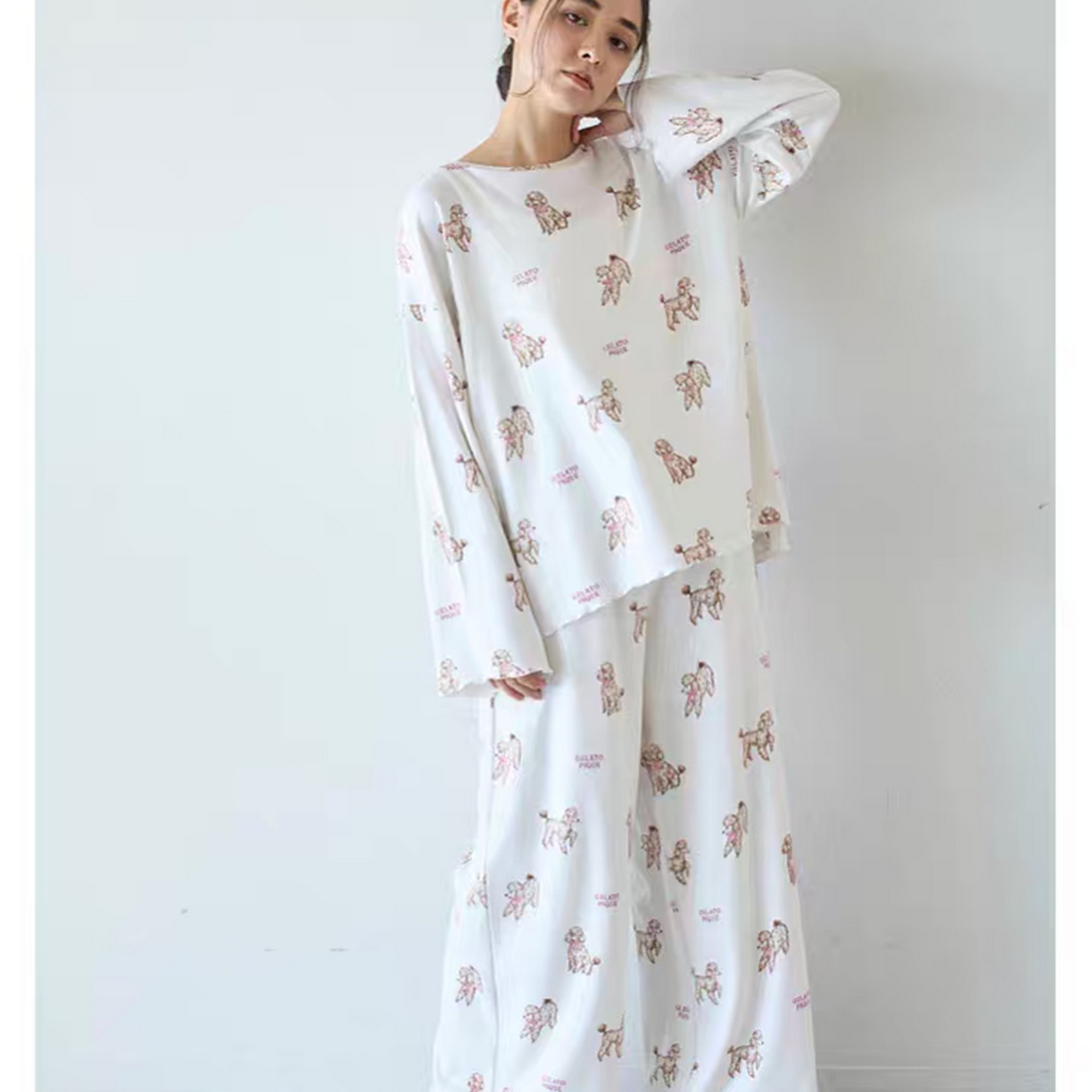 91家纺网 家纺一手货源 找家纺 妍景家居生活馆 2026新款混纺-满印贵宾犬套装 米白色