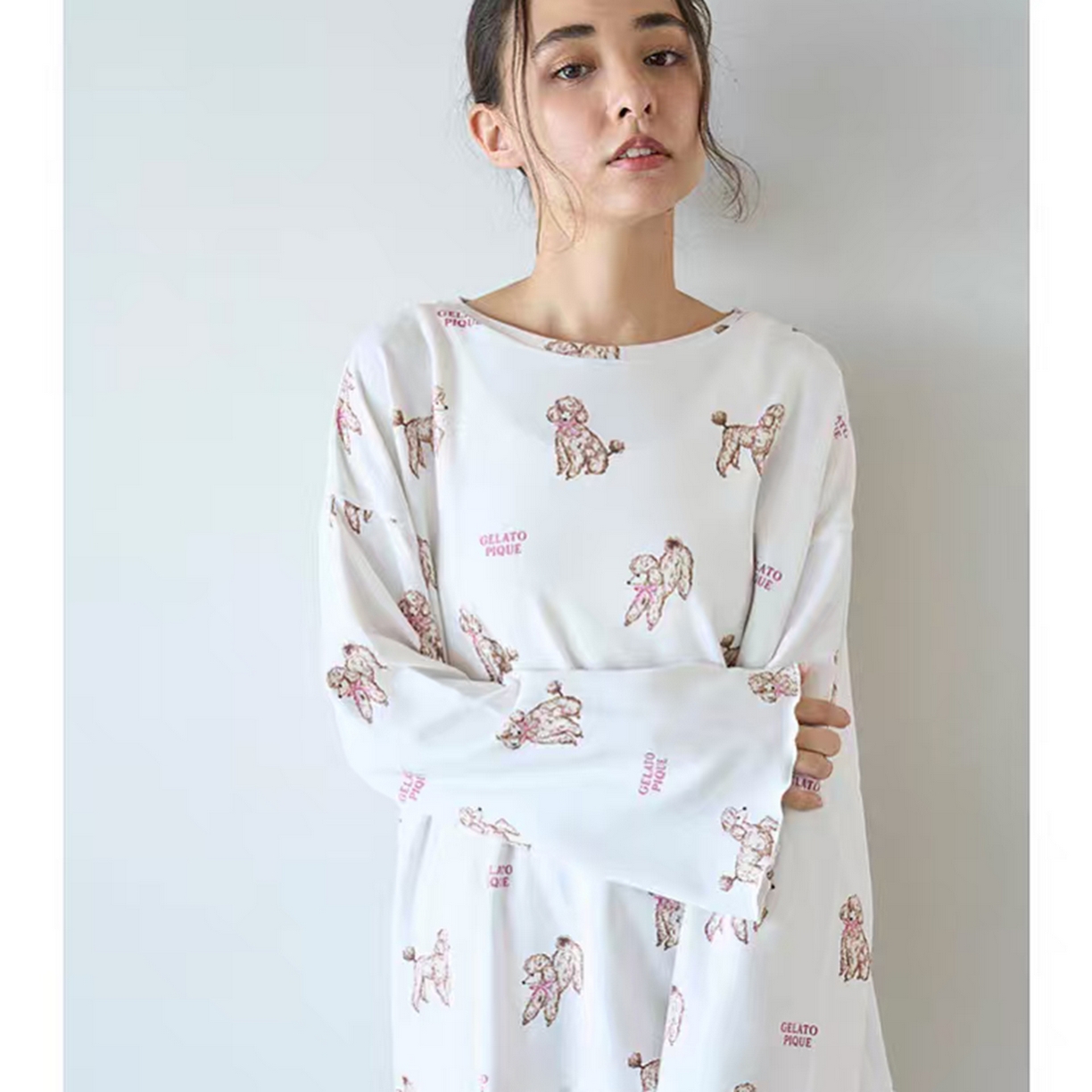 91家纺网 家纺一手货源 找家纺 妍景家居生活馆 2026新款混纺-满印贵宾犬套装 米白色