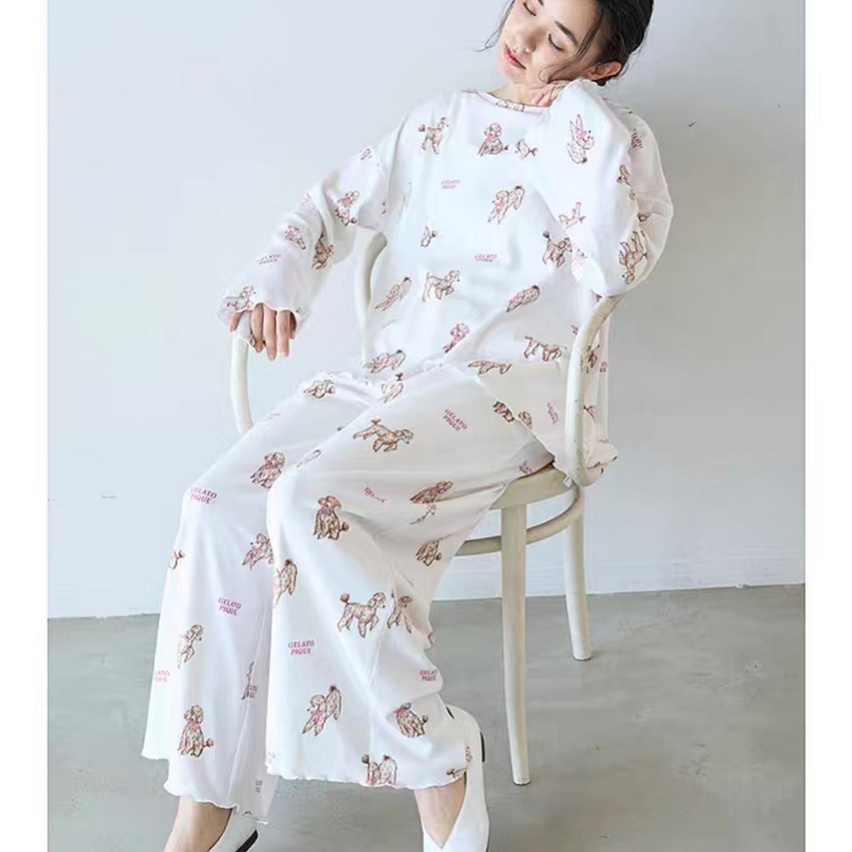 91家纺网 家纺一手货源 找家纺 妍景家居生活馆 2026新款混纺-满印贵宾犬套装 米白色