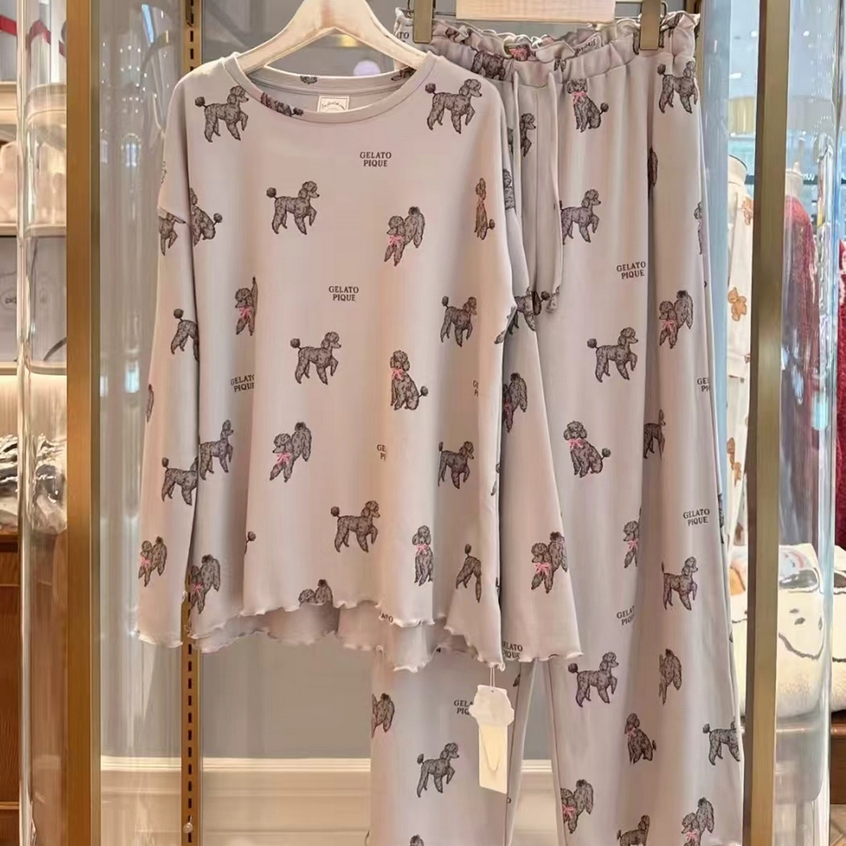 91家纺网 家纺一手货源 找家纺 妍景家居生活馆 2026新款混纺-满印贵宾犬套装 灰色