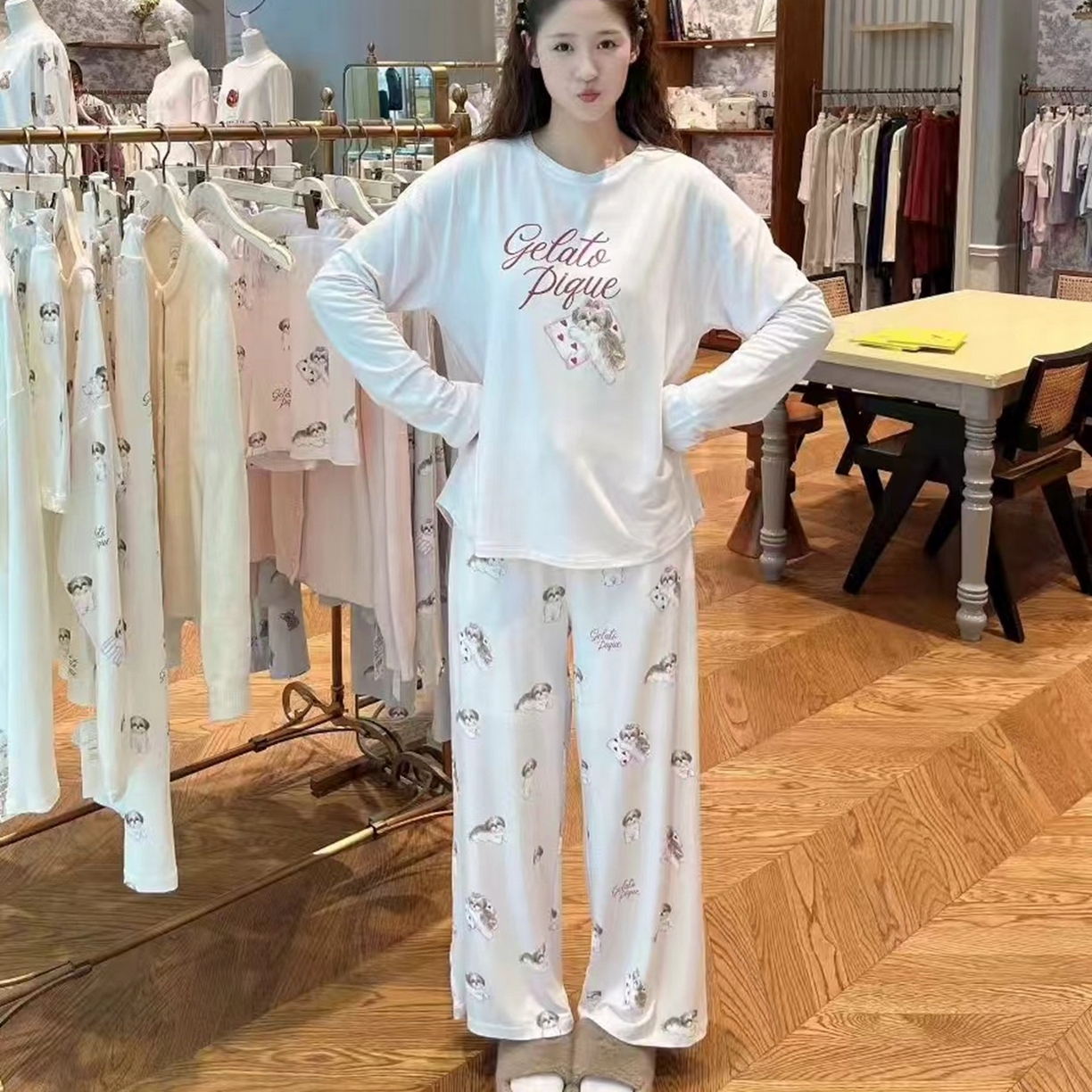 91家纺网 家纺一手货源 找家纺 （总）妍景家居生活馆 2026新款抱枕西施小狗套装