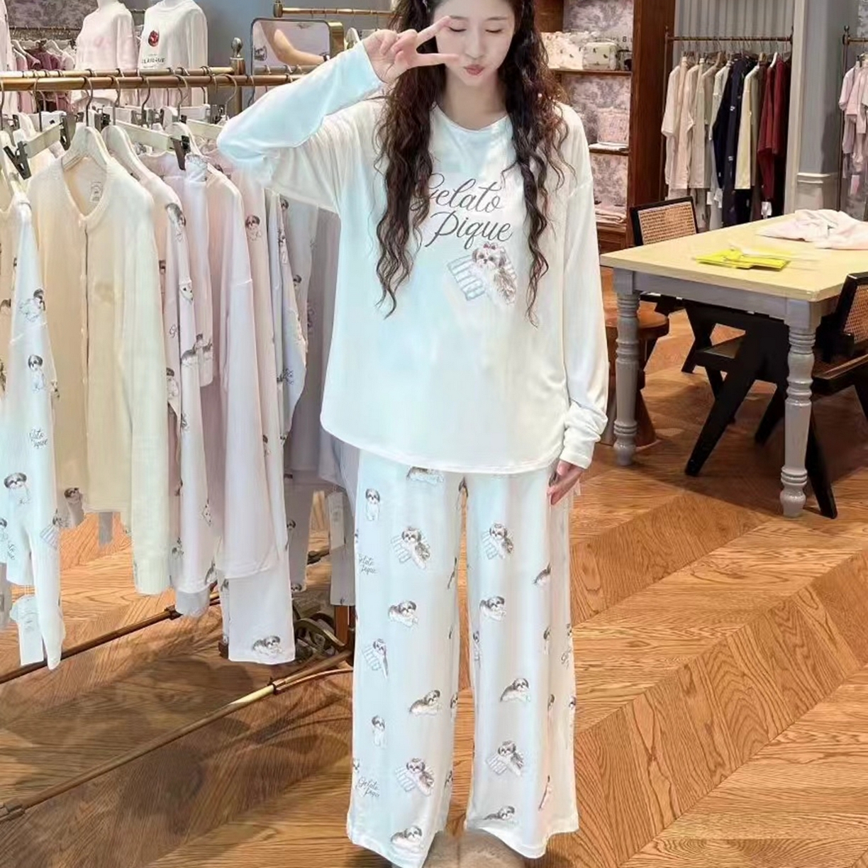 91家纺网 家纺一手货源 找家纺 妍景家居生活馆 2026新款抱枕西施小狗套装 白色