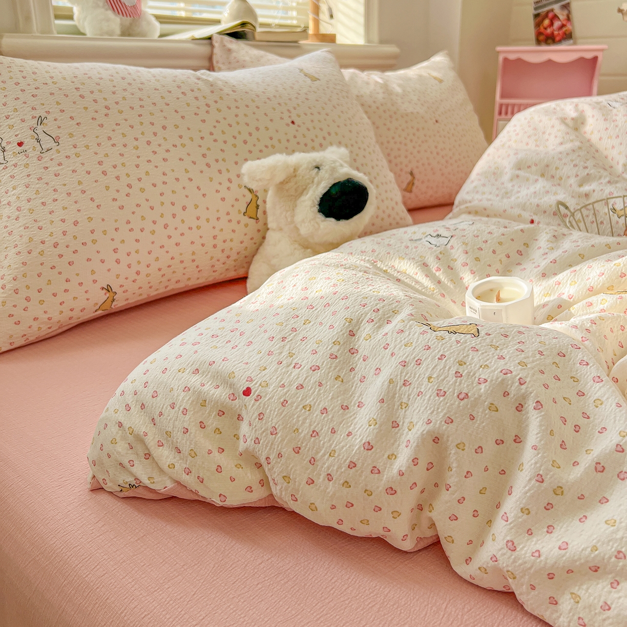 91家纺网 家纺一手货源 找家纺 金梦拉家纺 2026春夏新款云感双层纱皱皱纱系列四件套 爱心小兔