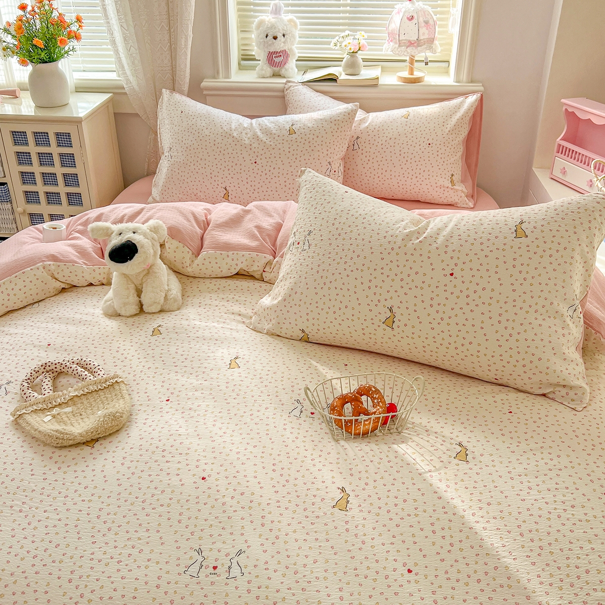 91家纺网 家纺一手货源 找家纺 金梦拉家纺 2026春夏新款云感双层纱皱皱纱系列四件套 爱心小兔