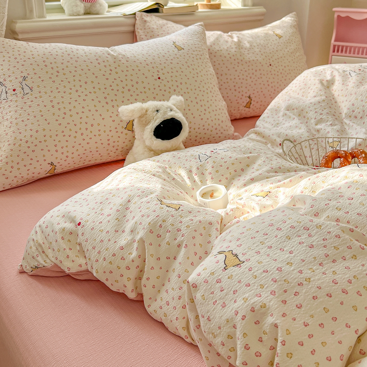 91家纺网 家纺一手货源 找家纺 金梦拉家纺 2026春夏新款云感双层纱皱皱纱系列四件套 爱心小兔