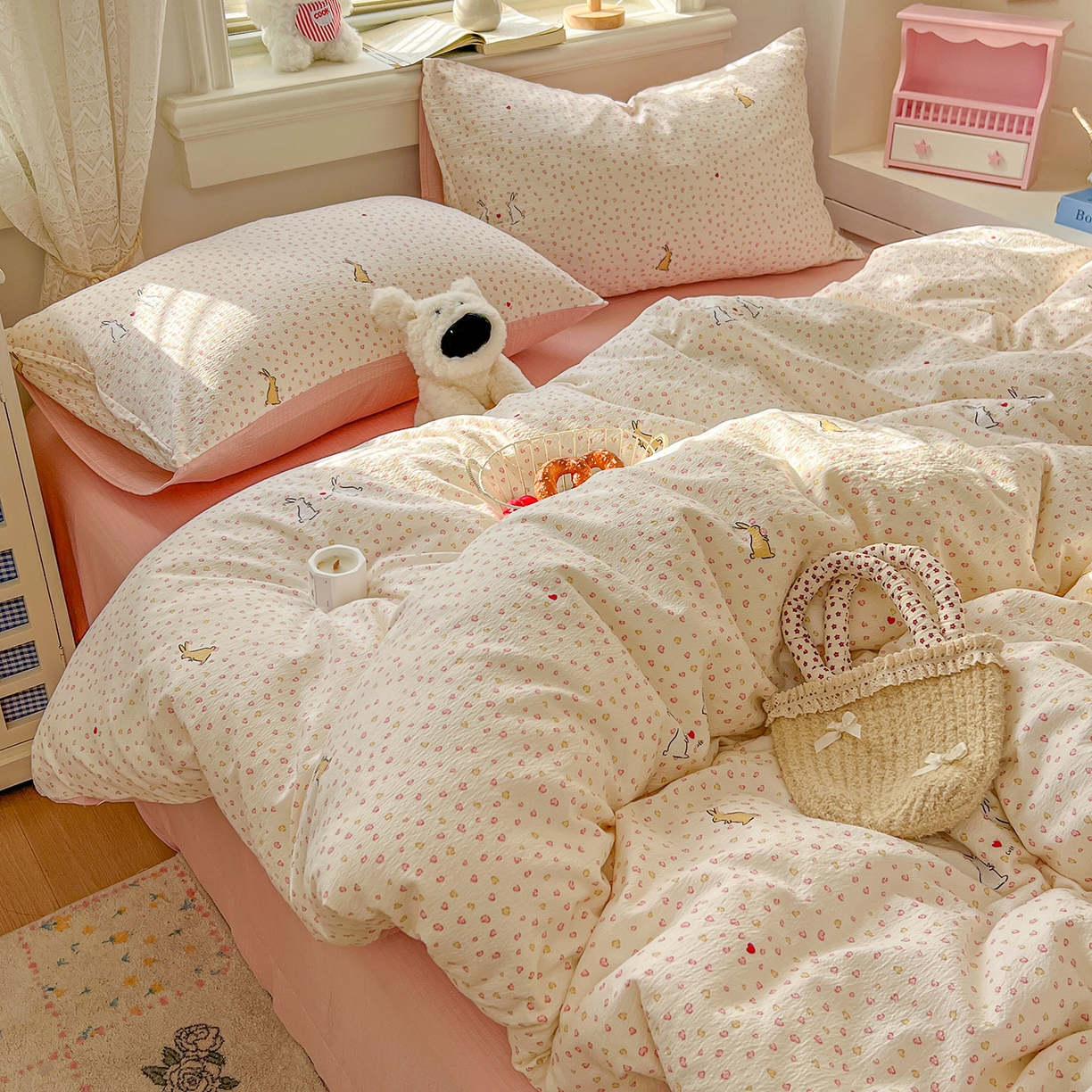 91家纺网 家纺一手货源 找家纺 金梦拉家纺 2026春夏新款云感双层纱皱皱纱系列四件套 爱心小兔