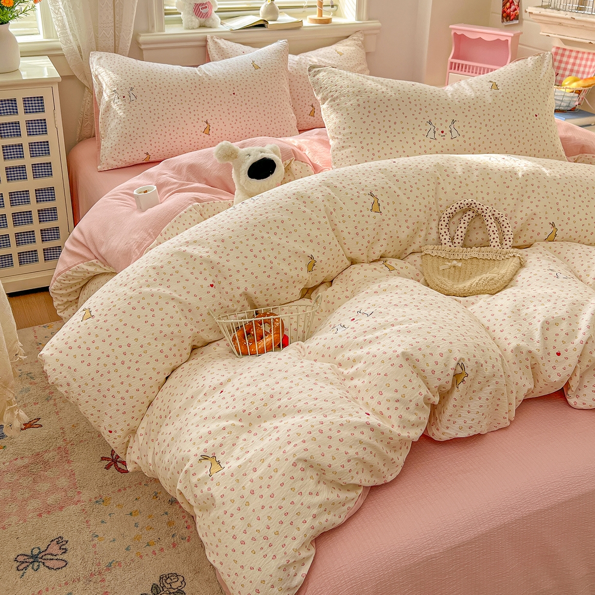 91家纺网 家纺一手货源 找家纺 金梦拉家纺 2026春夏新款云感双层纱皱皱纱系列四件套 爱心小兔