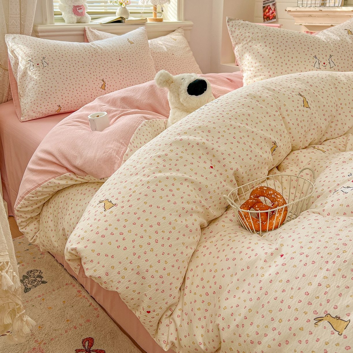 91家纺网 家纺一手货源 找家纺 金梦拉家纺 2026春夏新款云感双层纱皱皱纱系列四件套 爱心小兔