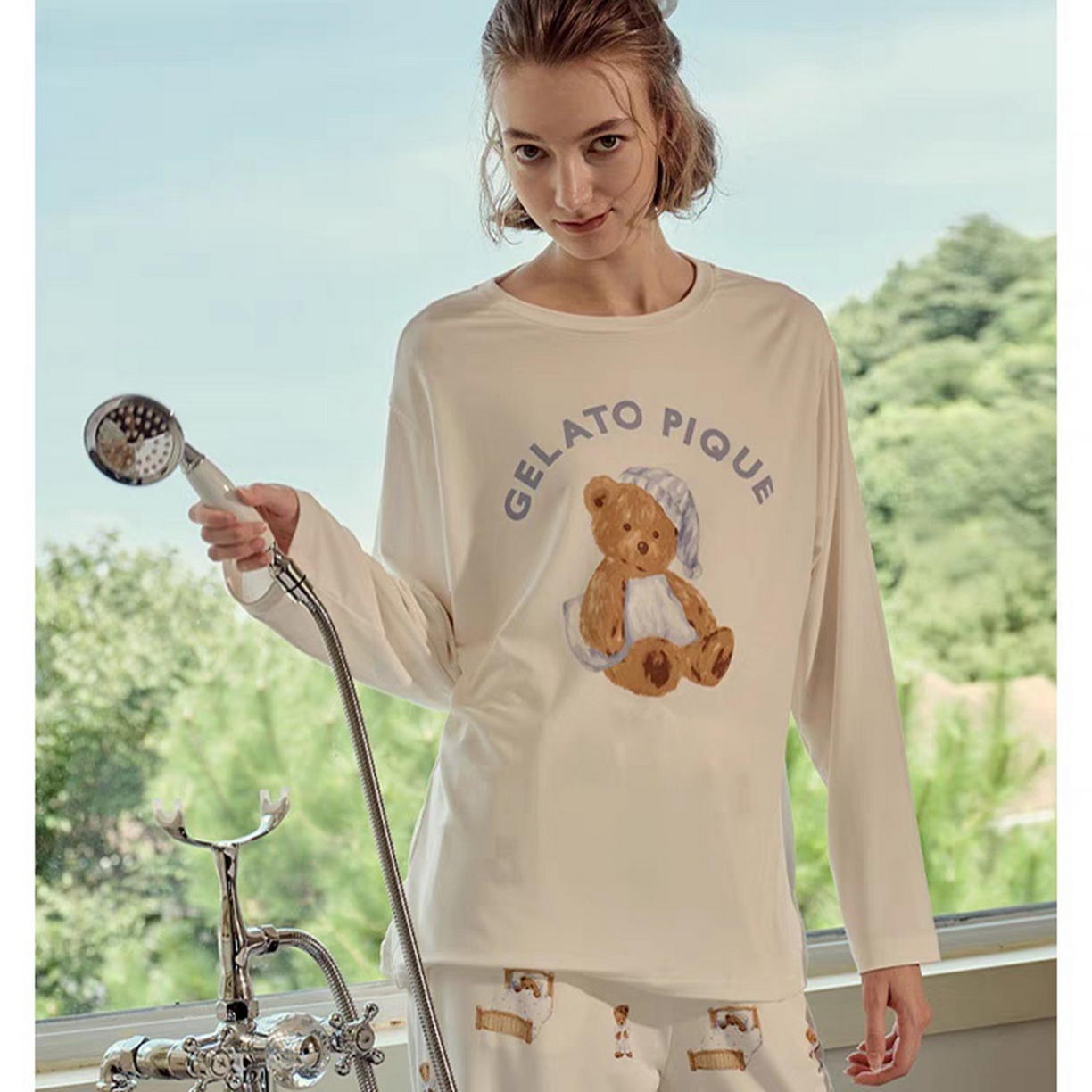 91家纺网 家纺一手货源 找家纺 妍景家居生活馆 2026新款抱枕带帽小熊套装 米白色