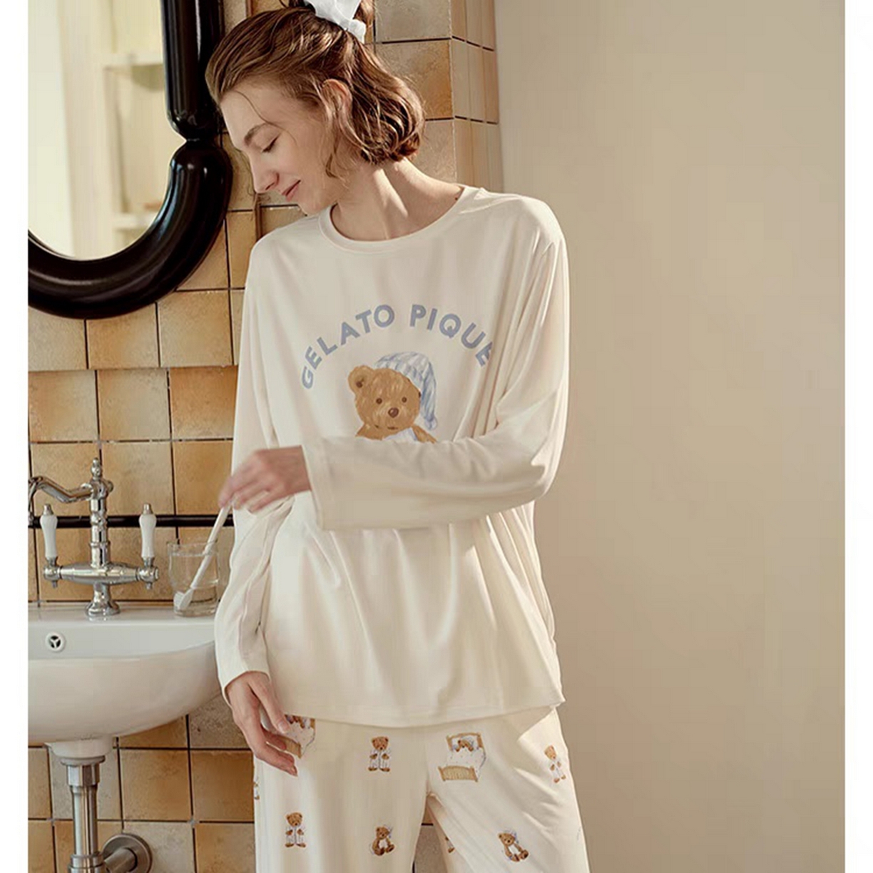 91家纺网 家纺一手货源 找家纺 妍景家居生活馆 2026新款抱枕带帽小熊套装 米白色