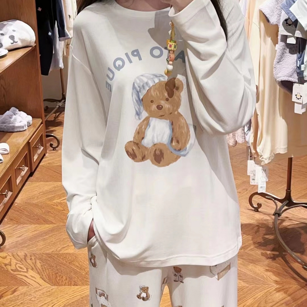 91家纺网 家纺一手货源 找家纺 妍景家居生活馆 2026新款抱枕带帽小熊套装 米白色