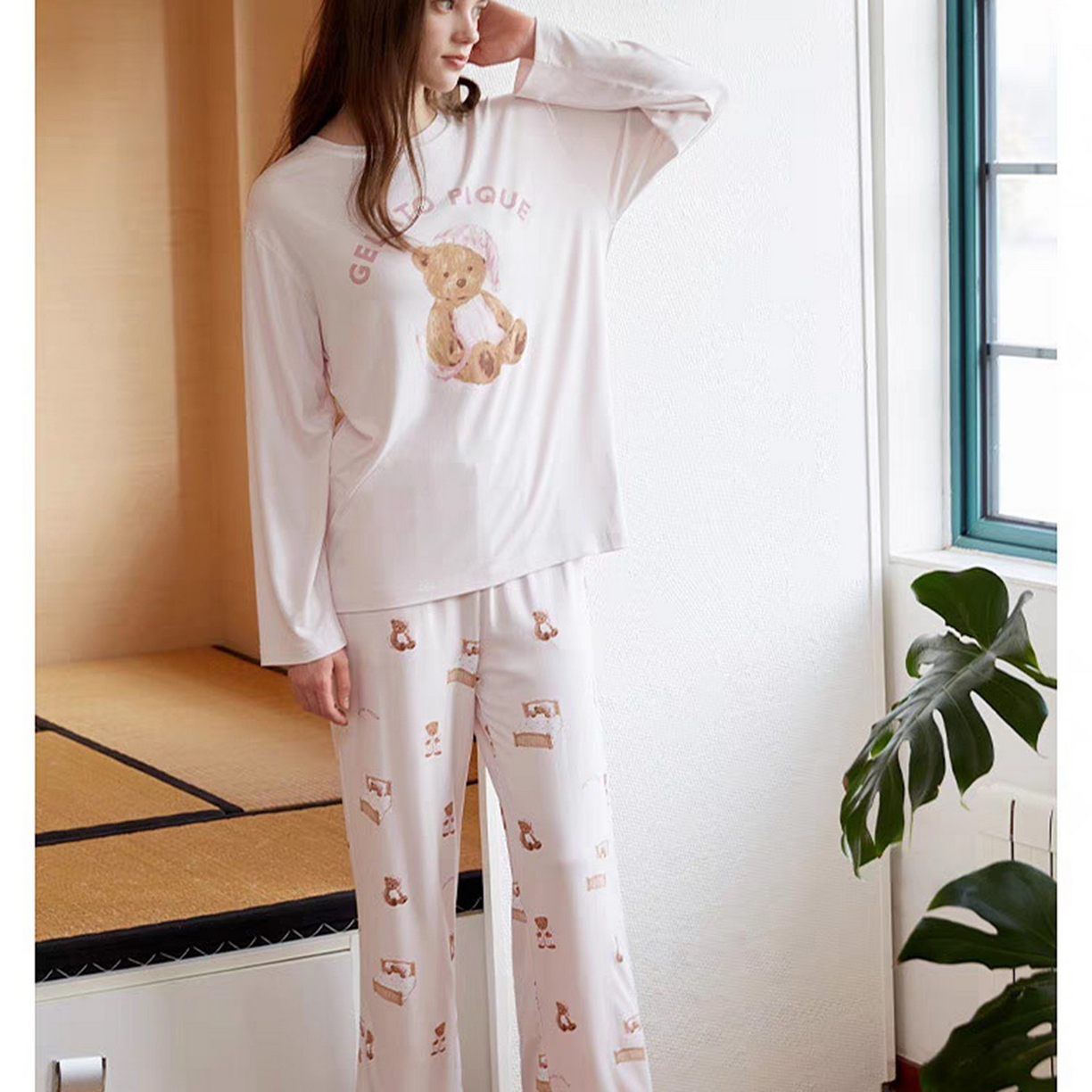 91家纺网 家纺一手货源 找家纺 妍景家居生活馆 2026新款抱枕带帽小熊套装 粉色