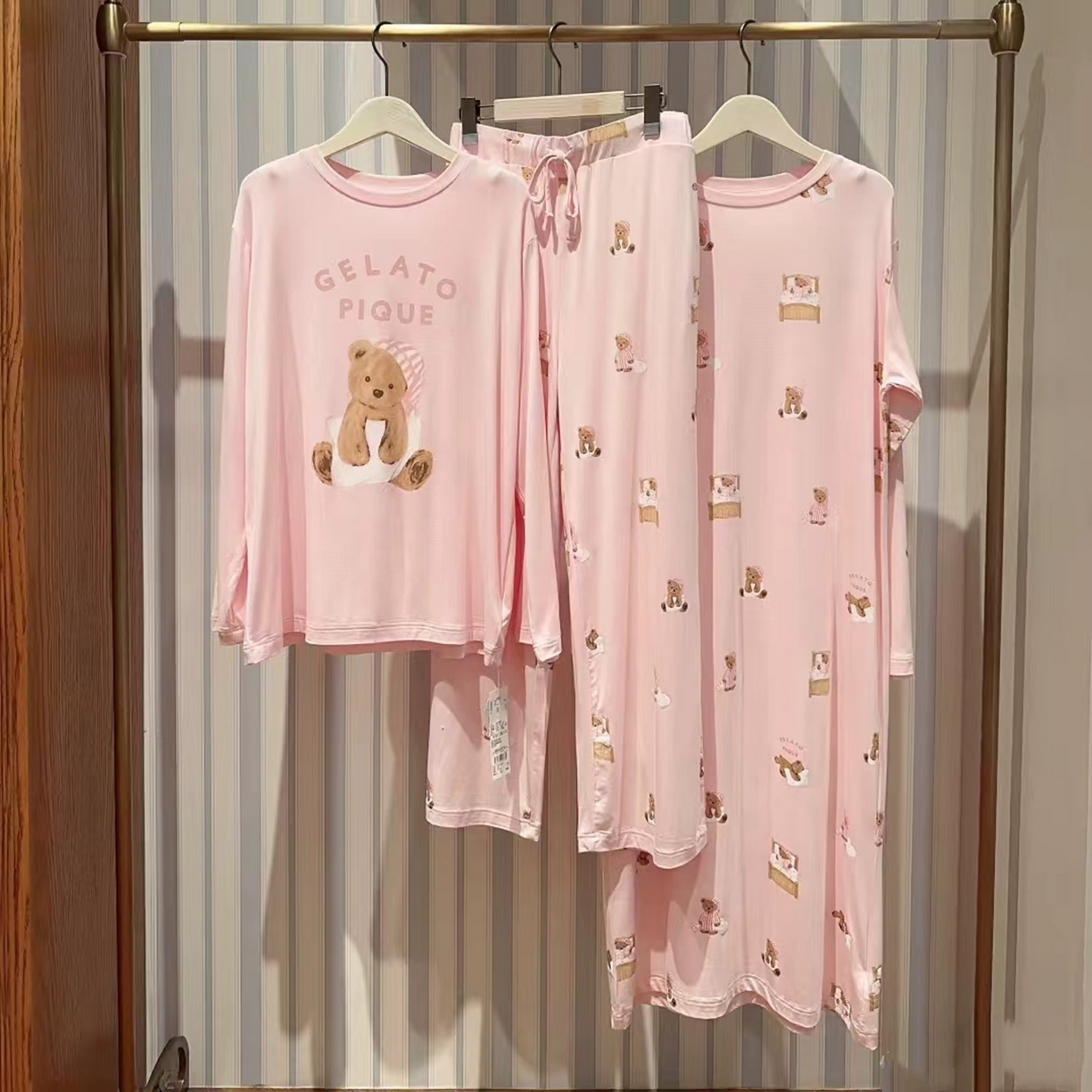 91家纺网 家纺一手货源 找家纺 妍景家居生活馆 2026新款莫代尔晚安小熊裙 深粉