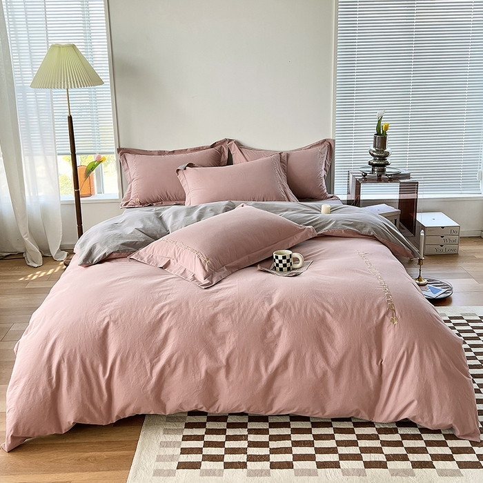 91家纺网 家纺一手货源 找家纺 拼社家纺 2026新款A类色织全棉水洗棉四件套纯棉四件套刺绣床上用品-漫系列 红豆沙+雅灰