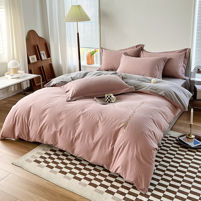 91家纺网 家纺一手货源 找家纺 拼社家纺 2026新款A类色织全棉水洗棉四件套纯棉四件套刺绣床上用品-漫系列 红豆沙+雅灰