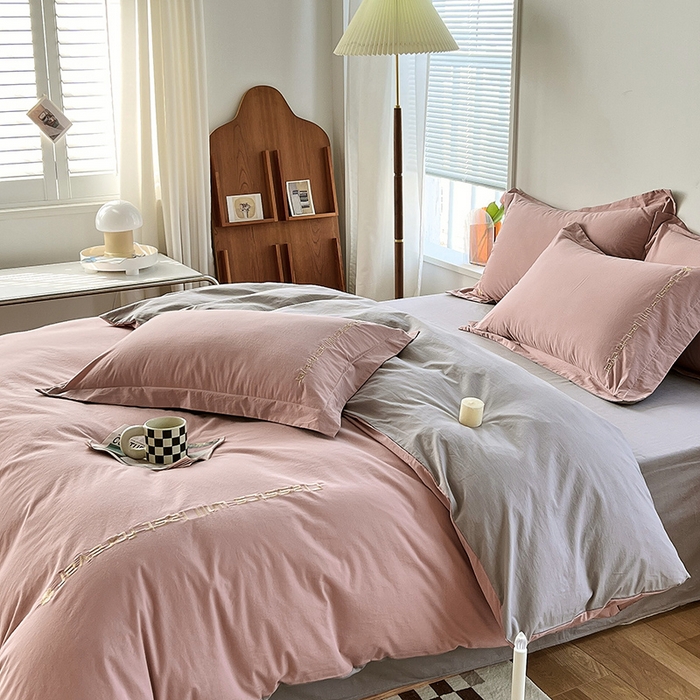 91家纺网 家纺一手货源 找家纺 拼社家纺 2026新款A类色织全棉水洗棉四件套纯棉四件套刺绣床上用品-漫系列 红豆沙+雅灰