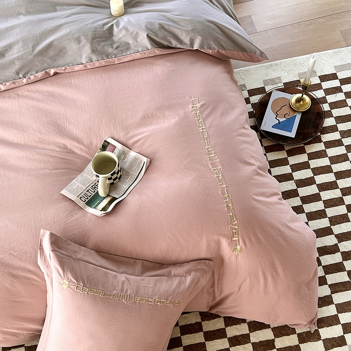 91家纺网 家纺一手货源 找家纺 拼社家纺 2026新款A类色织全棉水洗棉四件套纯棉四件套刺绣床上用品-漫系列 红豆沙+雅灰