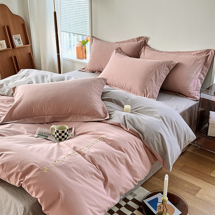 91家纺网 家纺一手货源 找家纺 拼社家纺 2026新款A类色织全棉水洗棉四件套纯棉四件套刺绣床上用品-漫系列 红豆沙+雅灰