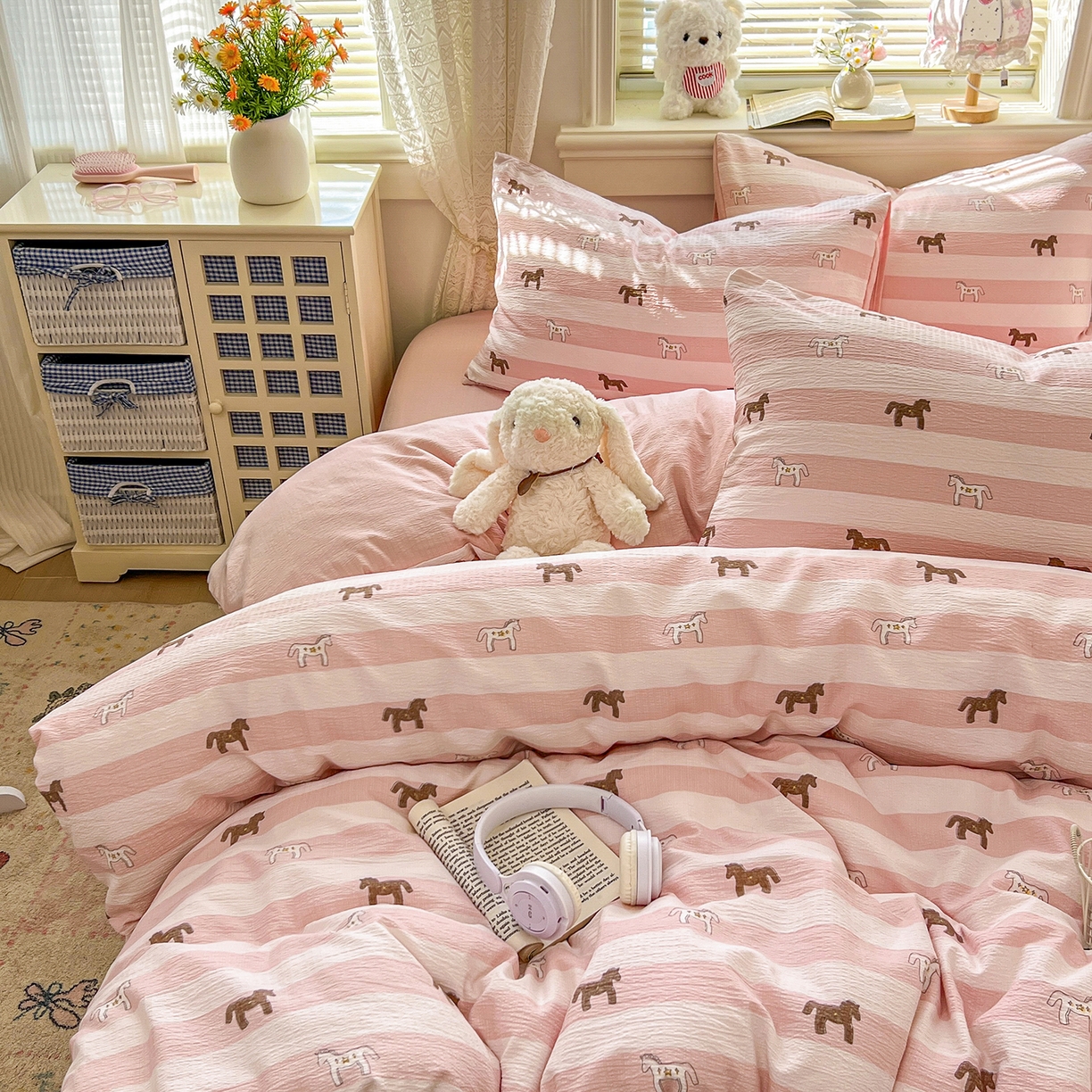 91家纺网 家纺一手货源 找家纺 金梦拉家纺 2026春夏新款云感双层纱皱皱纱系列四件套 宝莉粉