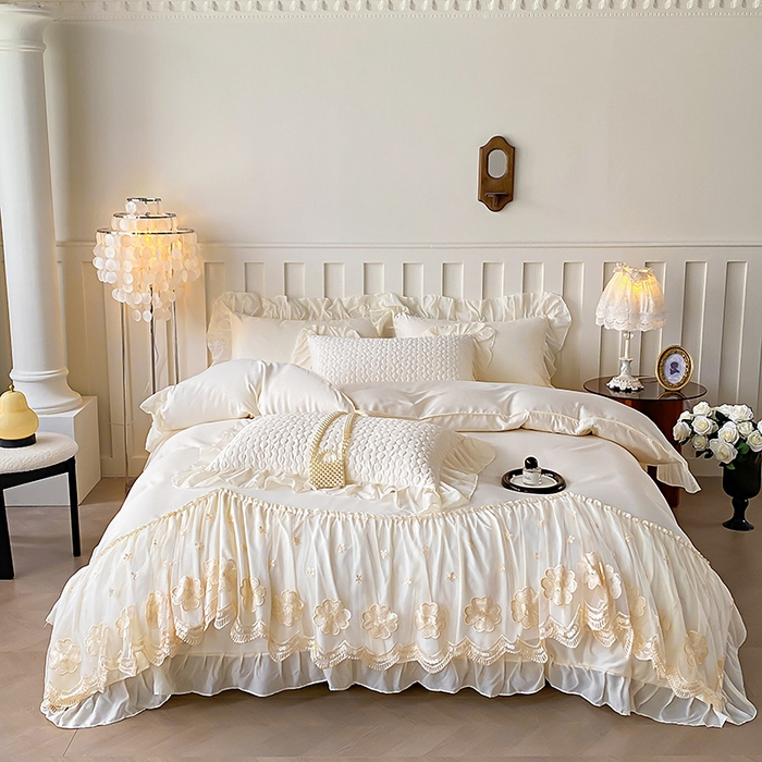 花香四季家纺 2026新款法式天丝棉蕾丝雪纺仙女风夹棉床裙款四件套 赫本-米白色