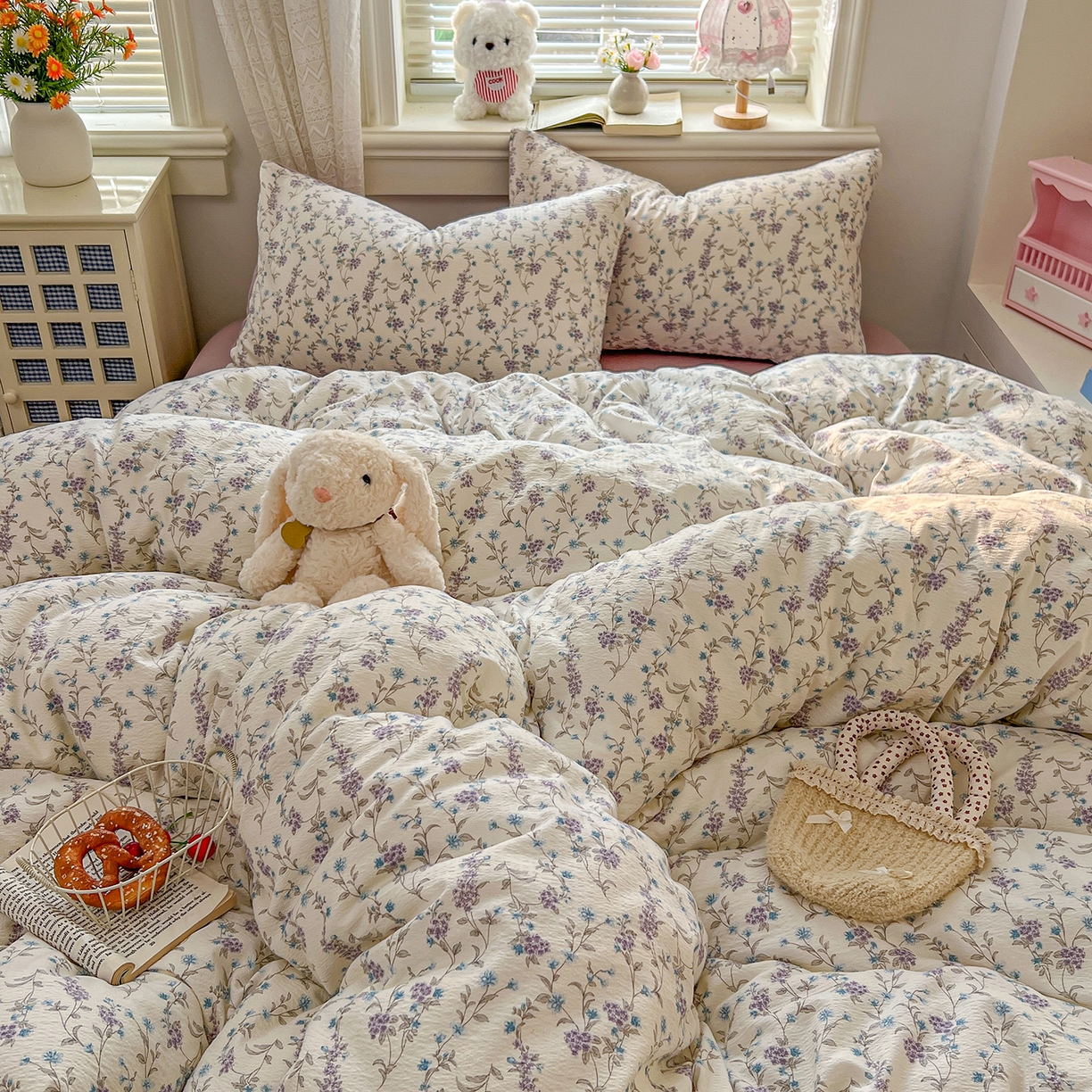 91家纺网 家纺一手货源 找家纺 金梦拉家纺 2026春夏新款云感双层纱皱皱纱系列四件套 春日铃兰