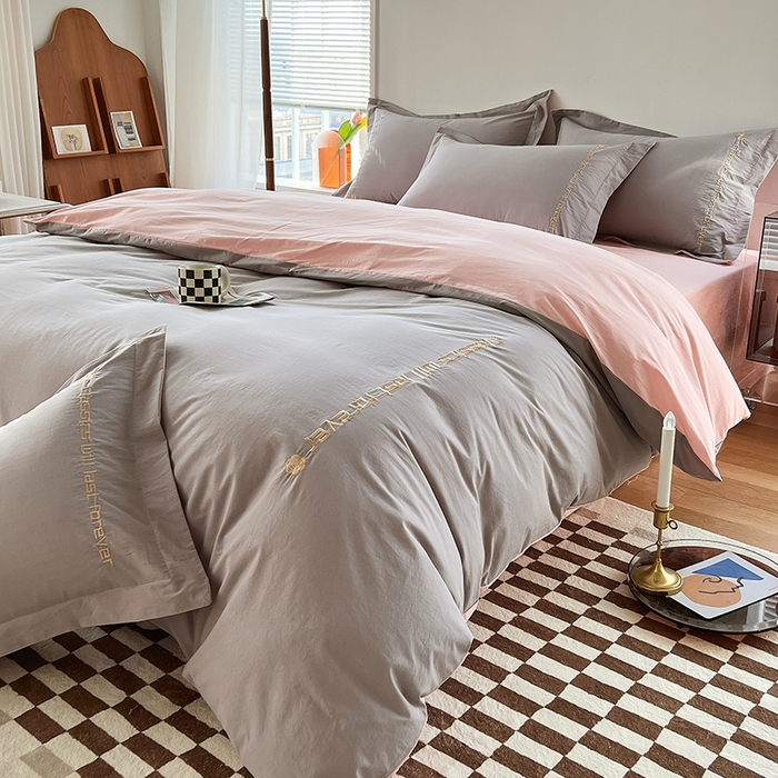 91家纺网 家纺一手货源 找家纺 拼社家纺 2026新款A类色织全棉水洗棉四件套纯棉四件套刺绣床上用品-漫系列 迷雾灰+玫瑰粉