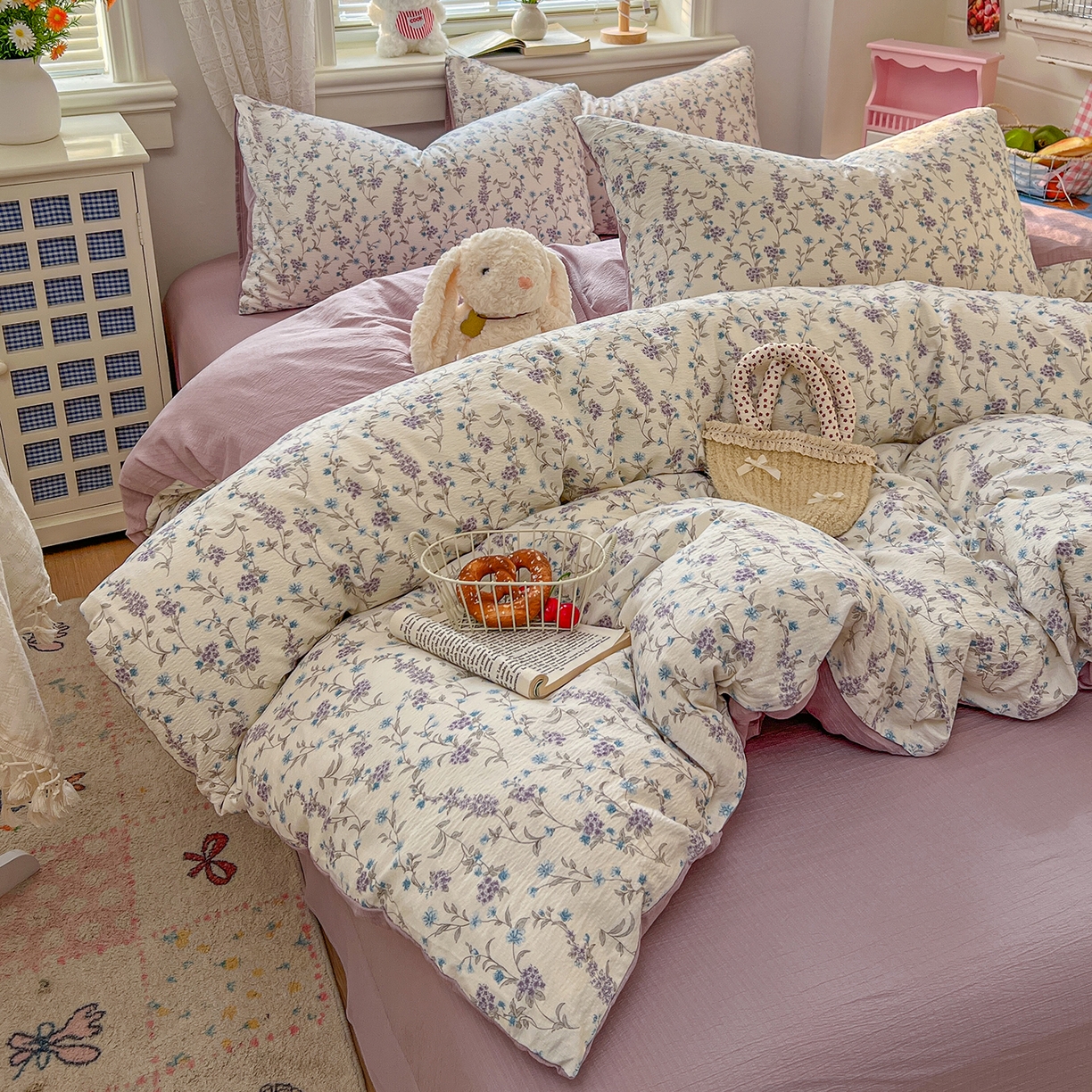 91家纺网 家纺一手货源 找家纺 金梦拉家纺 2026春夏新款云感双层纱皱皱纱系列四件套 春日铃兰