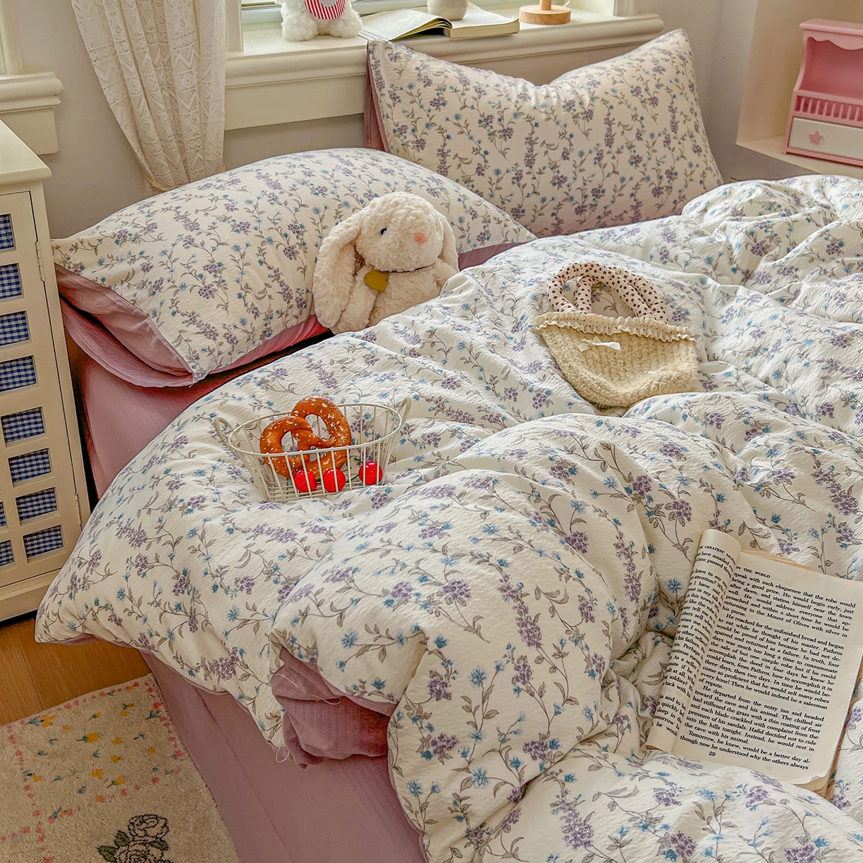 91家纺网 家纺一手货源 找家纺 金梦拉家纺 2026春夏新款云感双层纱皱皱纱系列四件套 春日铃兰